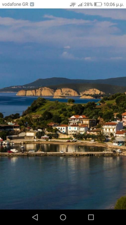 Apartmán To Limanaki Finikounda Exteriér fotografie